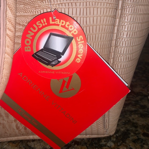 Adrienne Vittadini Laptop Case - Picture 2 of 5